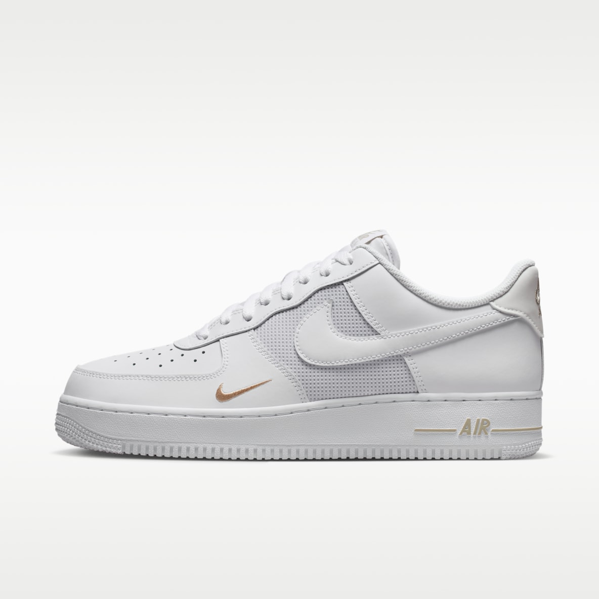 White Air Force 1 Shoes & Trainers. Nike CH